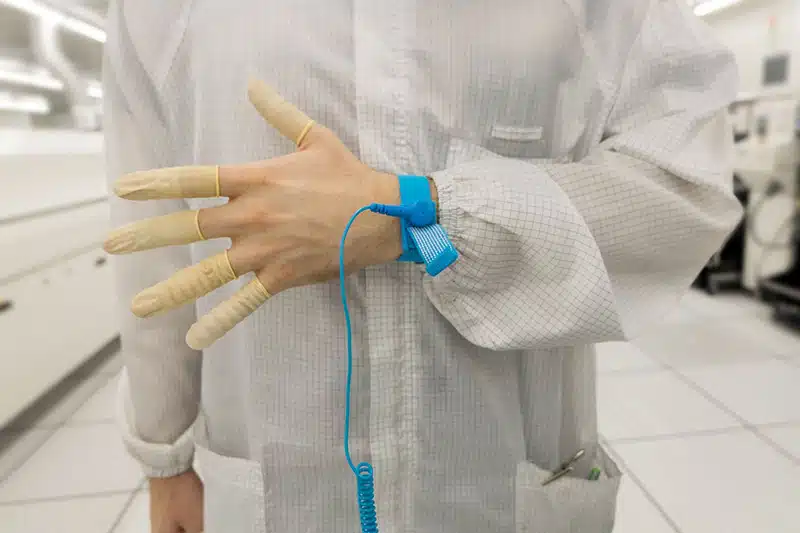 ESD finger cots for safe handling of static sensitive components - Bondline